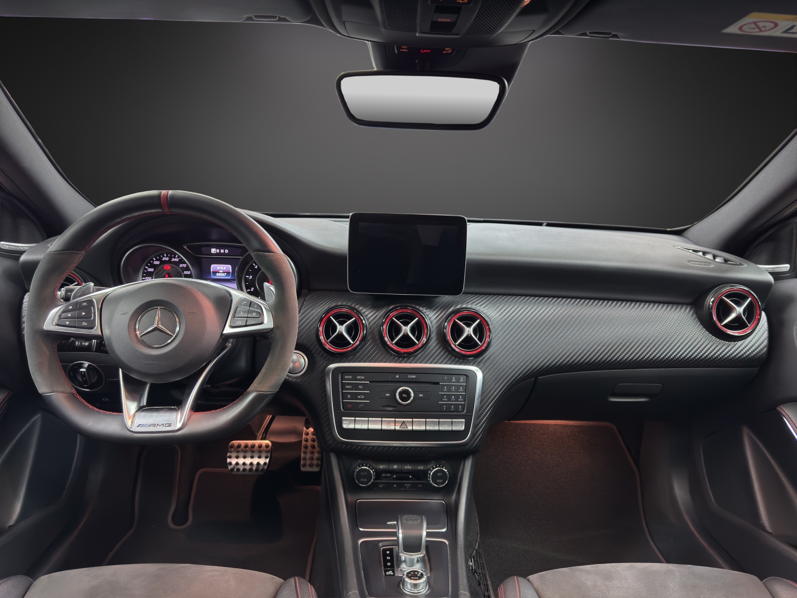 MERCEDES-BENZ A 45 AMG 4Matic-image-10