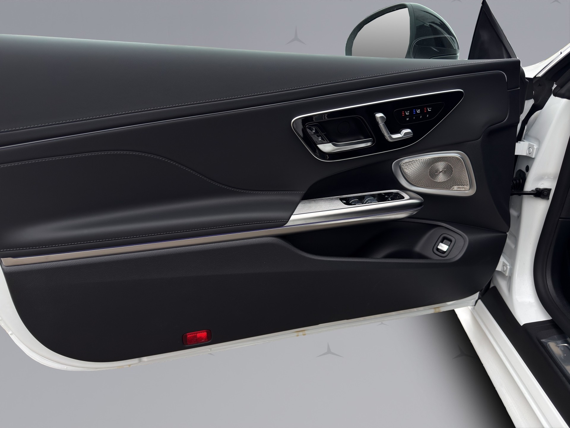 MERCEDES-BENZ CLE 200 AMG Line 4matic Cabriolet-image-26