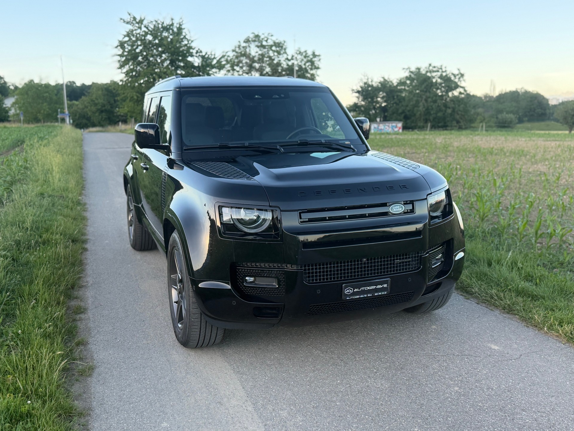 LAND ROVER Defender 110 P300 Si4 X-Dynamic HSE AT8-image-5