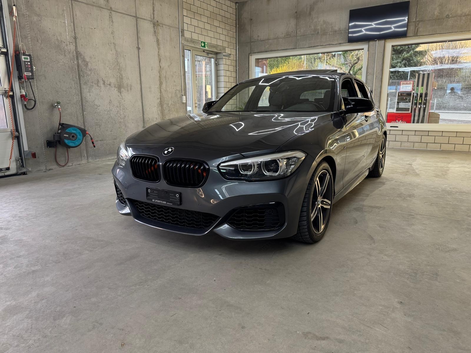 BMW M140i Steptronic-showroom-element-1