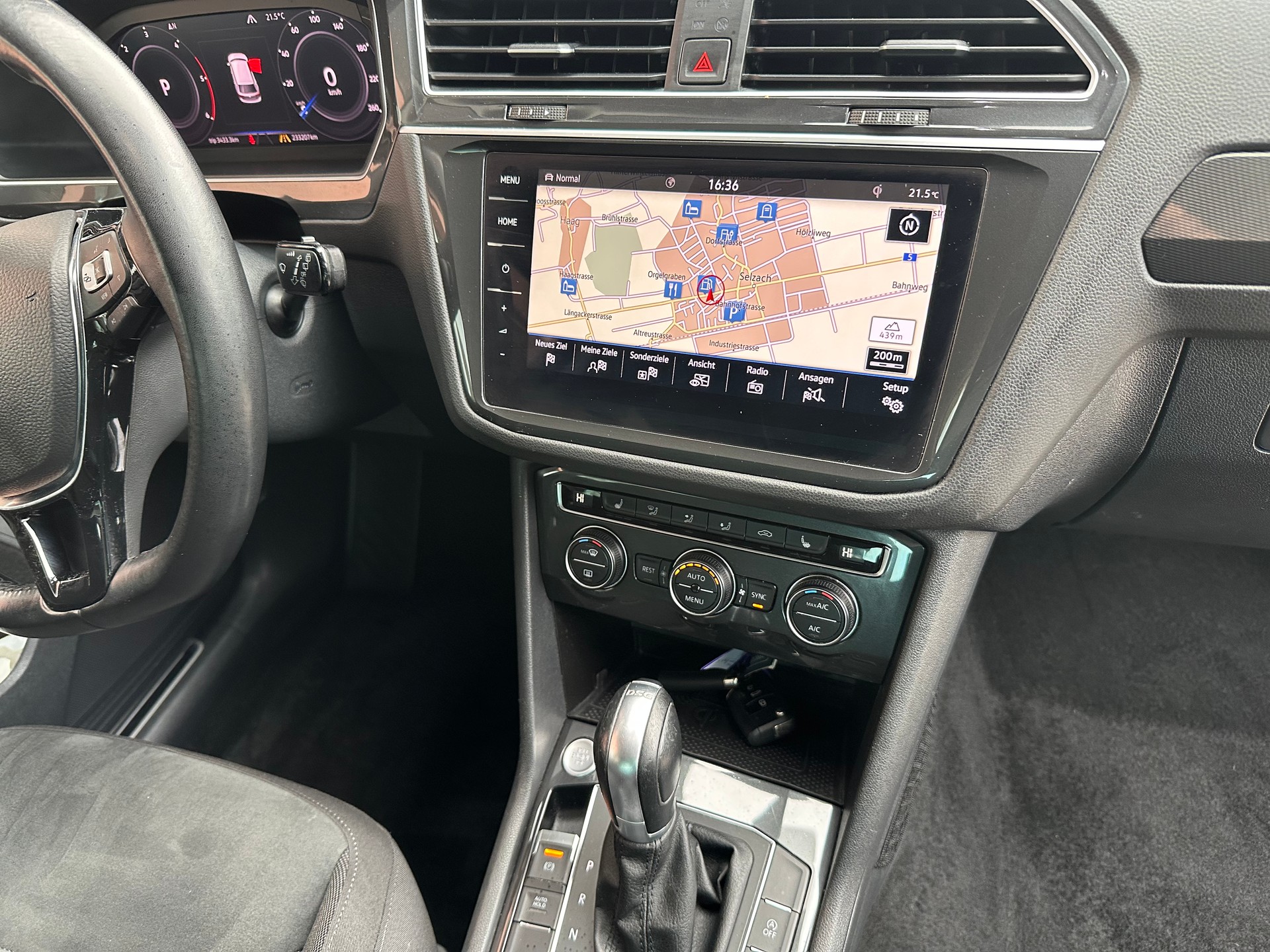 VW Tiguan 2.0 TDI SCR Highline 4Motion DSG-image-8