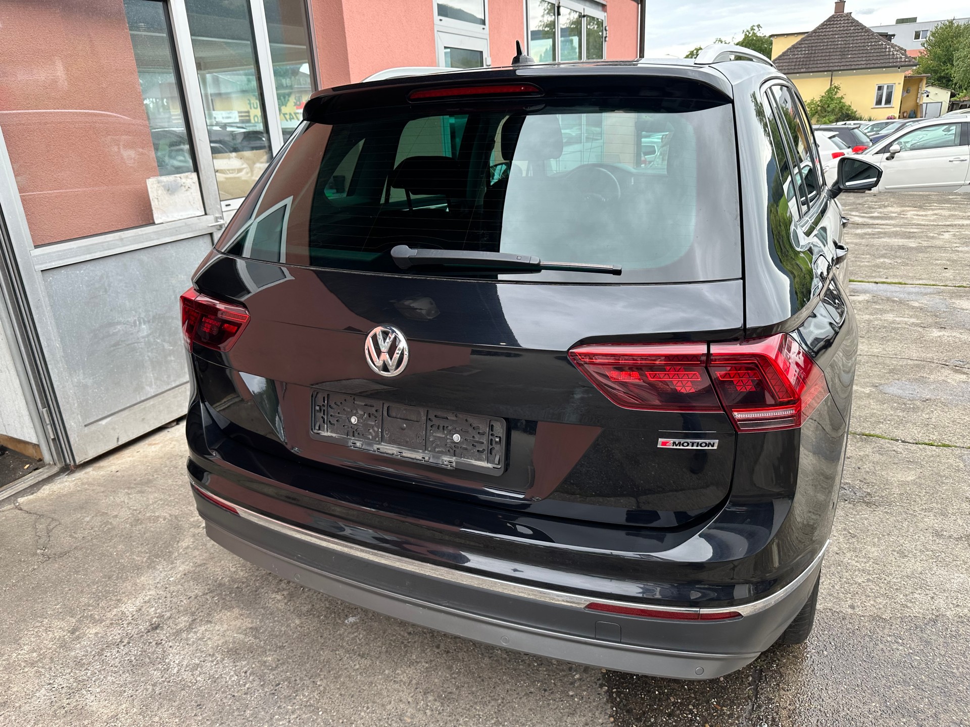 VW Tiguan 2.0 TDI SCR Highline 4Motion DSG-image-4