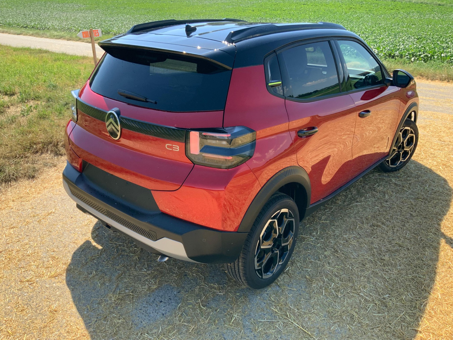 CITROEN C3 1.2 Hybrid Edition Tricolore-showroom-element-3