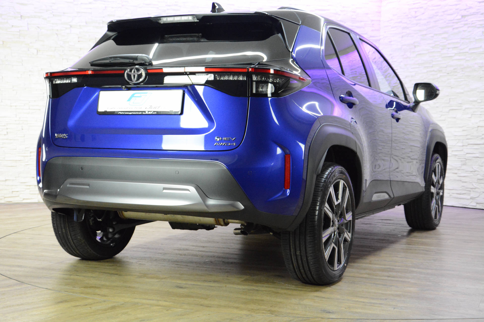 TOYOTA TOYOTA Yaris Cross 1.5 VVT-i HSD Premium AWD-i-image-4