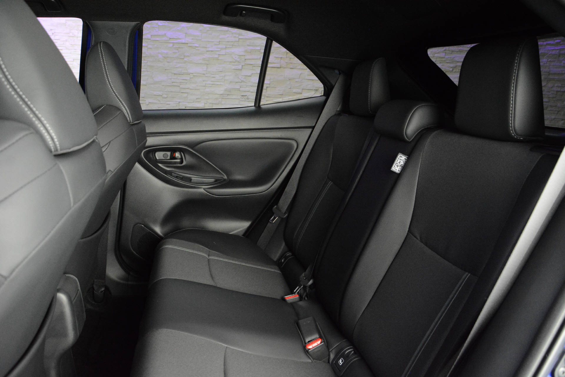 TOYOTA TOYOTA Yaris Cross 1.5 VVT-i HSD Premium AWD-i-image-9