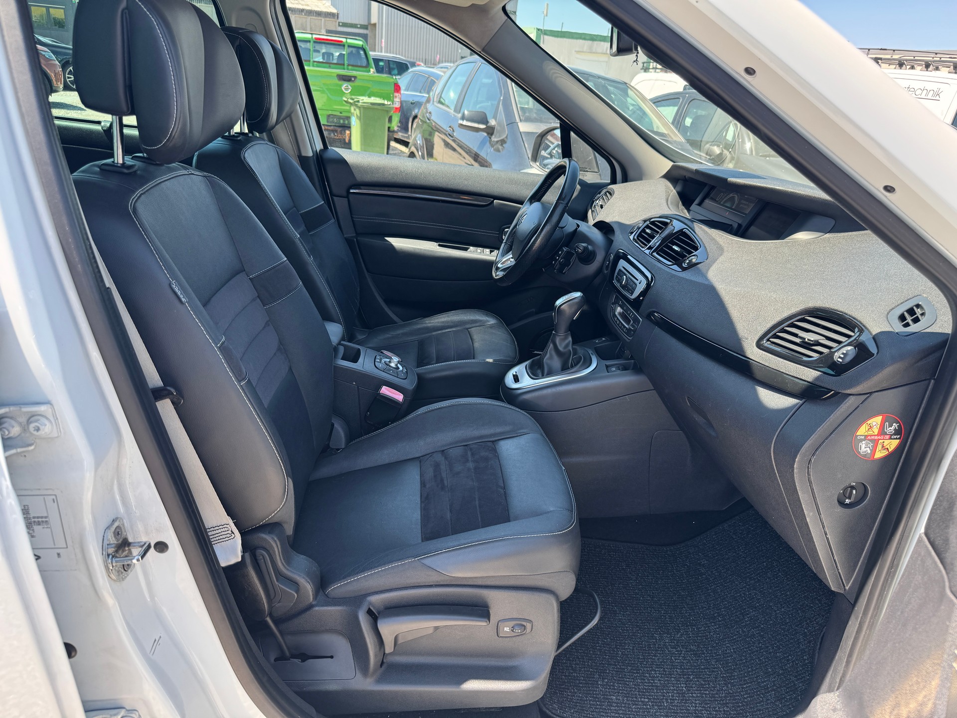 RENAULT Grand Scénic 1.5 dCi Swiss Edition EDC-image-10