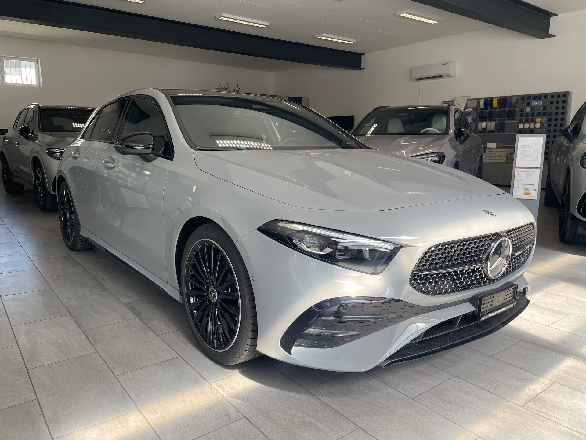 MERCEDES-BENZ A 250 4Matic 8G-DCT AMG Line-showroom-element-1