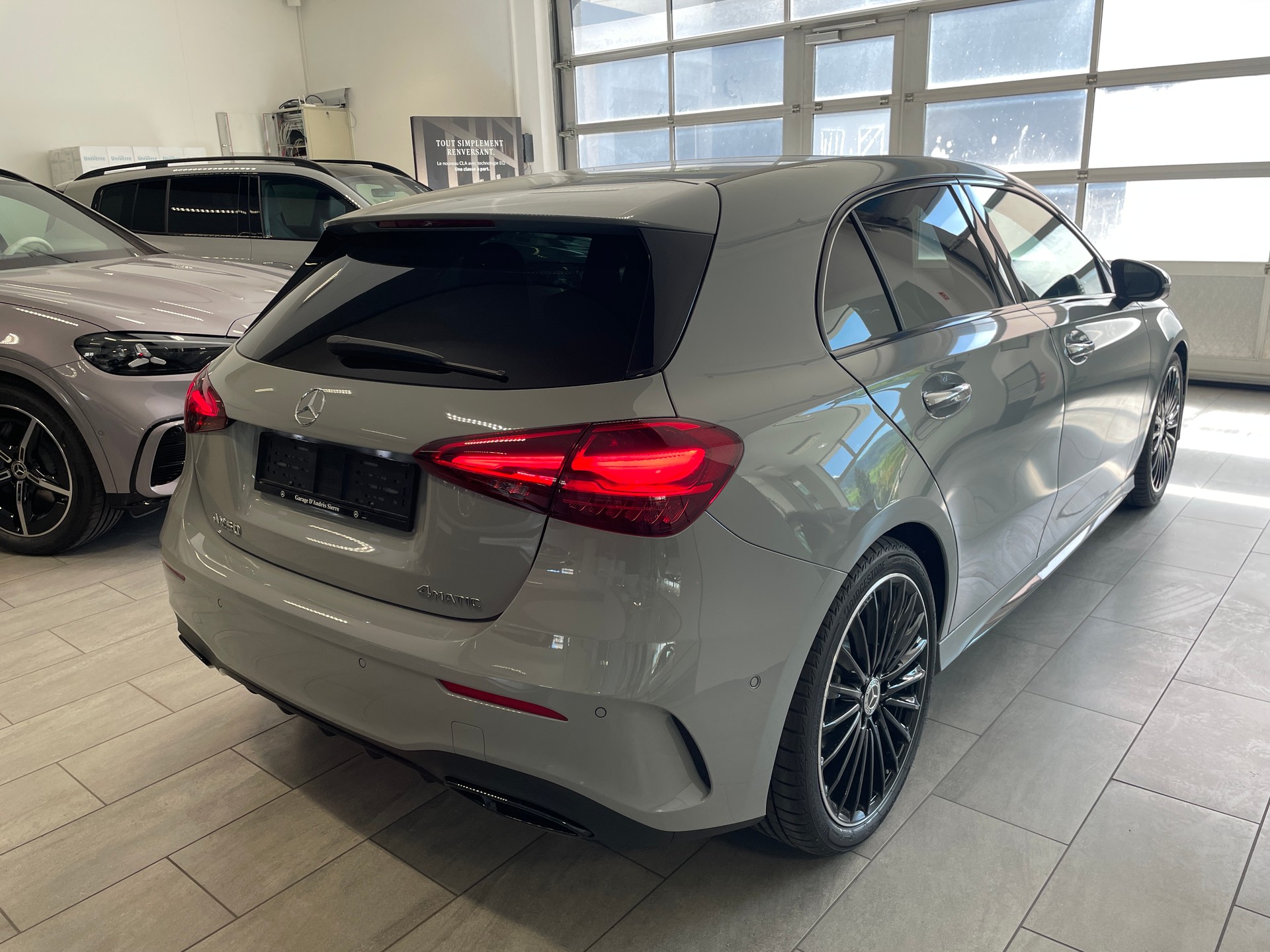 MERCEDES-BENZ A 250 4Matic 8G-DCT AMG Line-showroom-element-3