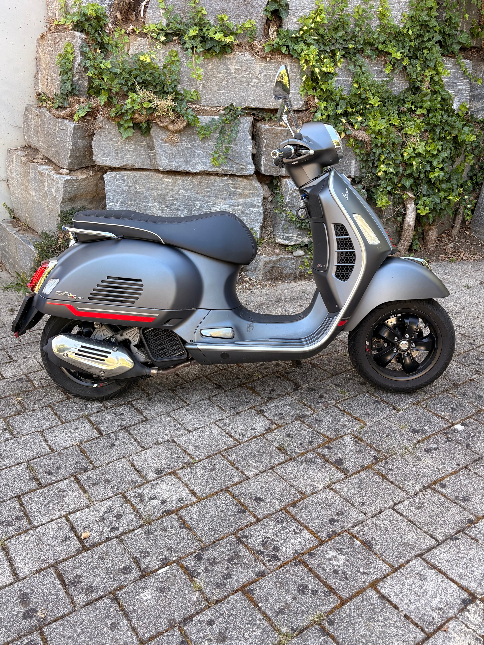 PIAGGIO Vespa GTS 125 Super Sport ABS-image-4