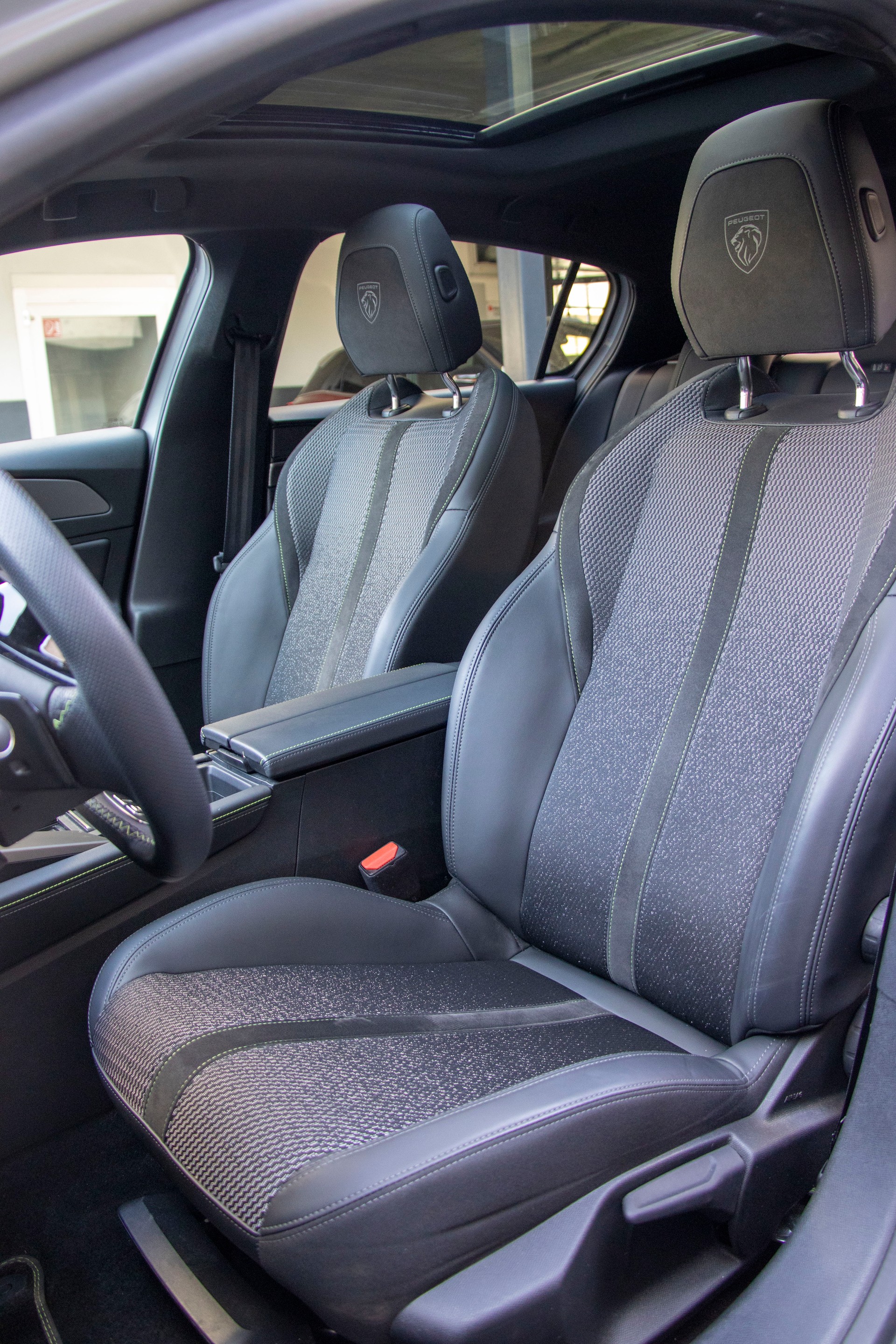 PEUGEOT 308 1.2 HEV 145 GT-image-5
