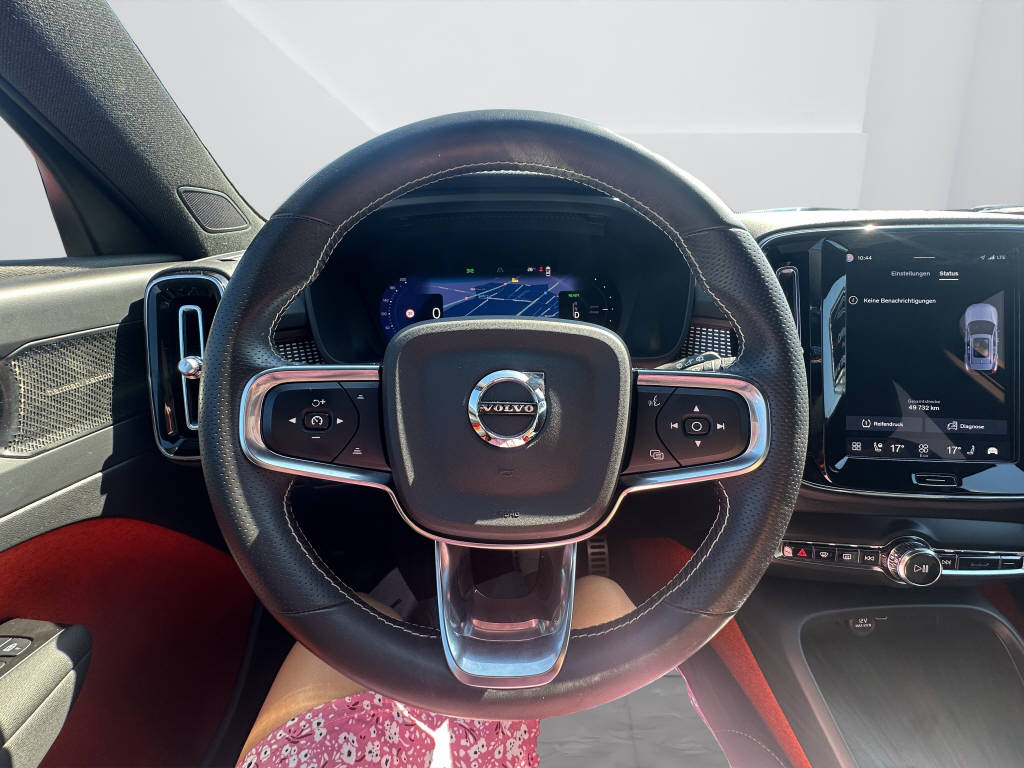 VOLVO XC40 P8 Twin R-Design AWD-image-14