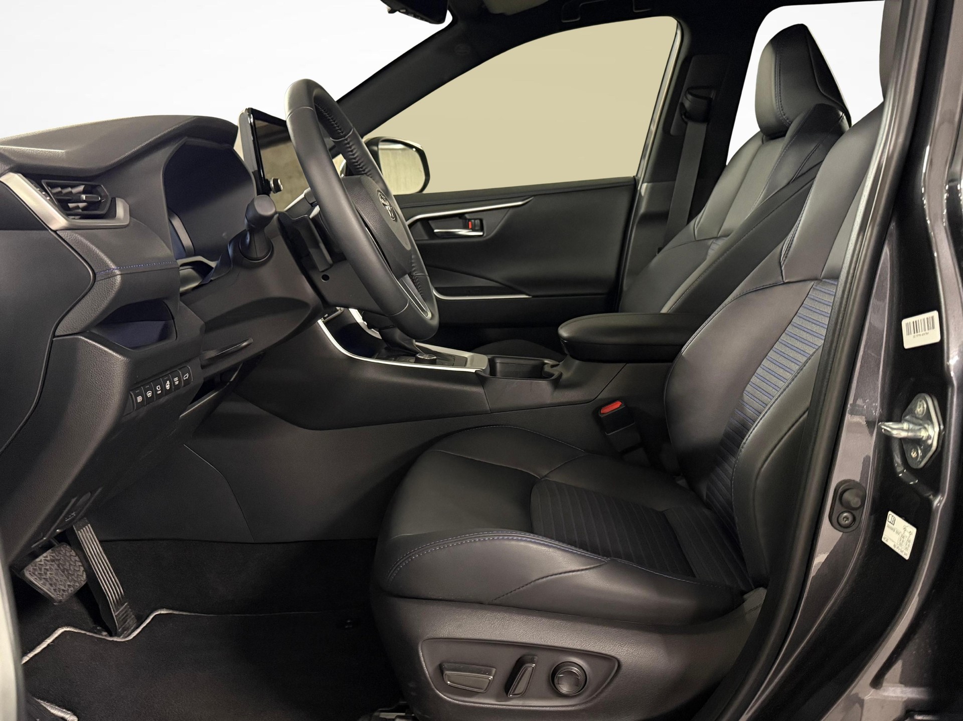 TOYOTA RAV4 2.5 HEV Style-image-11