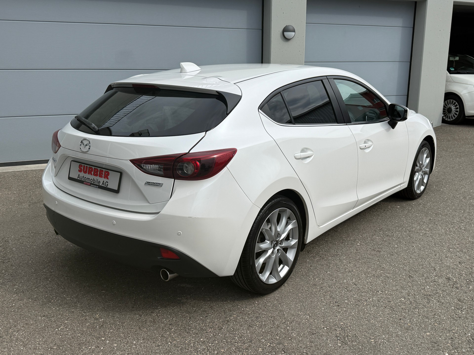 MAZDA 3 2.2 16V CD Revolution-showroom-element-3