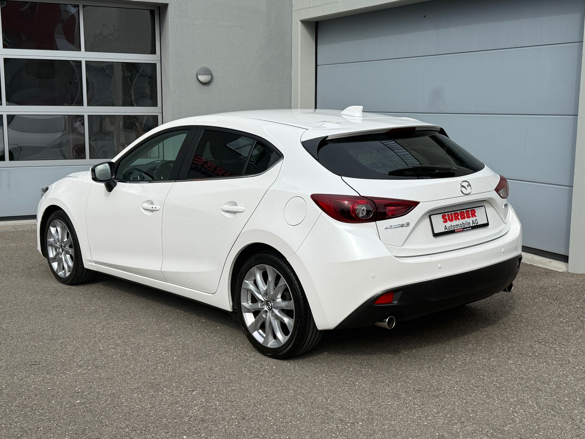 MAZDA 3 2.2 16V CD Revolution-showroom-element-2