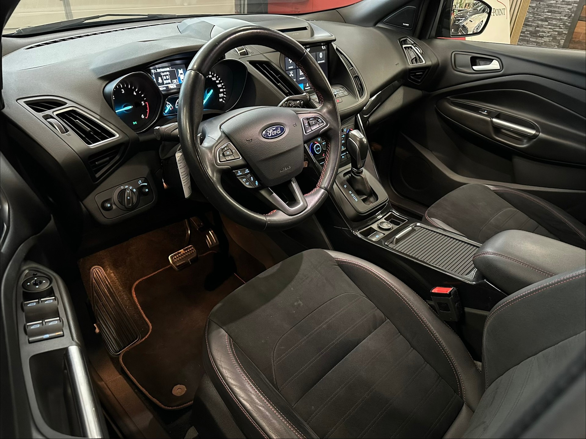 FORD Kuga 2.0 TDCi ST Line High 4WD PowerShift-image-8