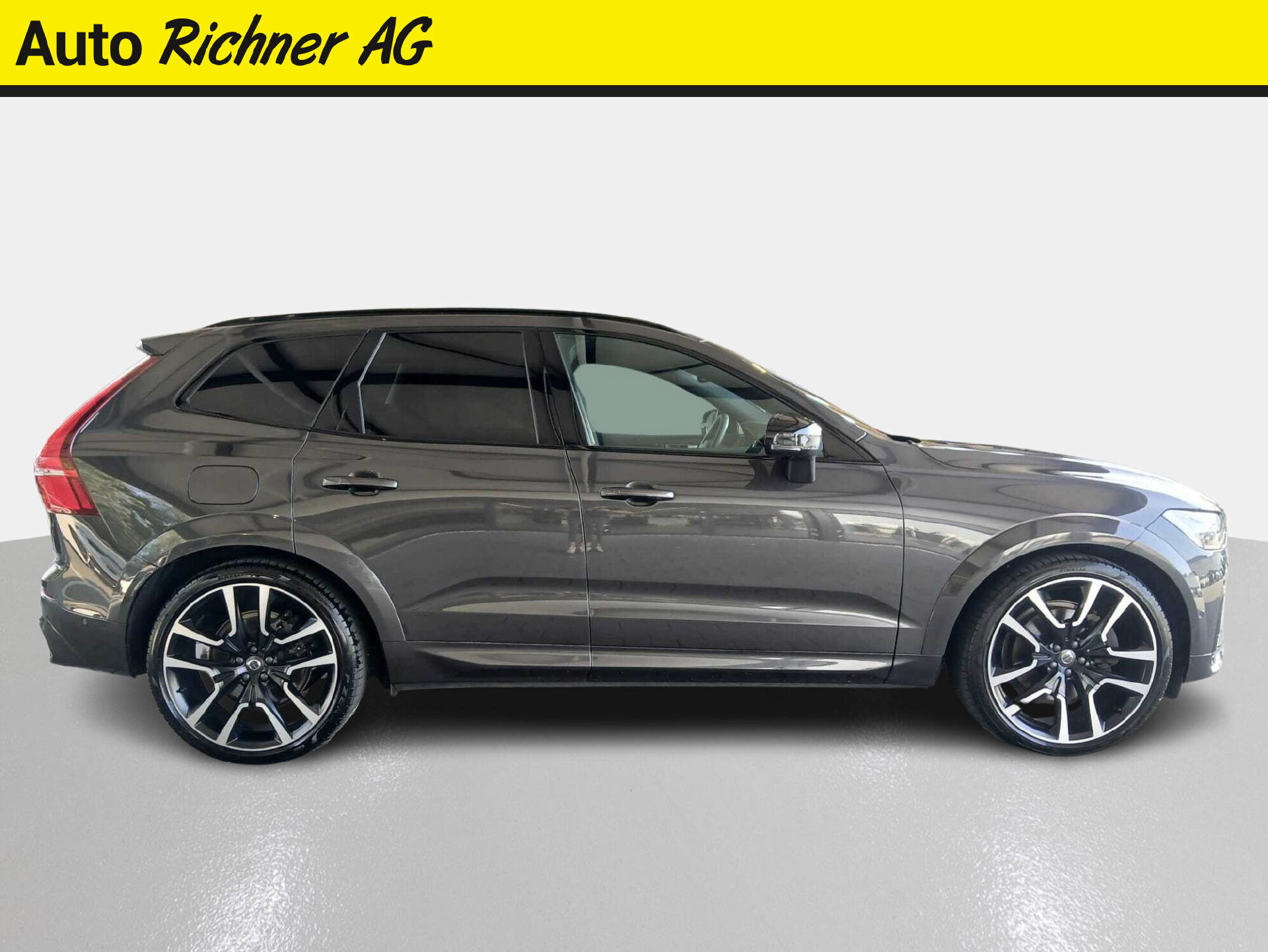 VOLVO XC60 2.0 B5 MH Ultimate Dark AWD-showroom-element-2