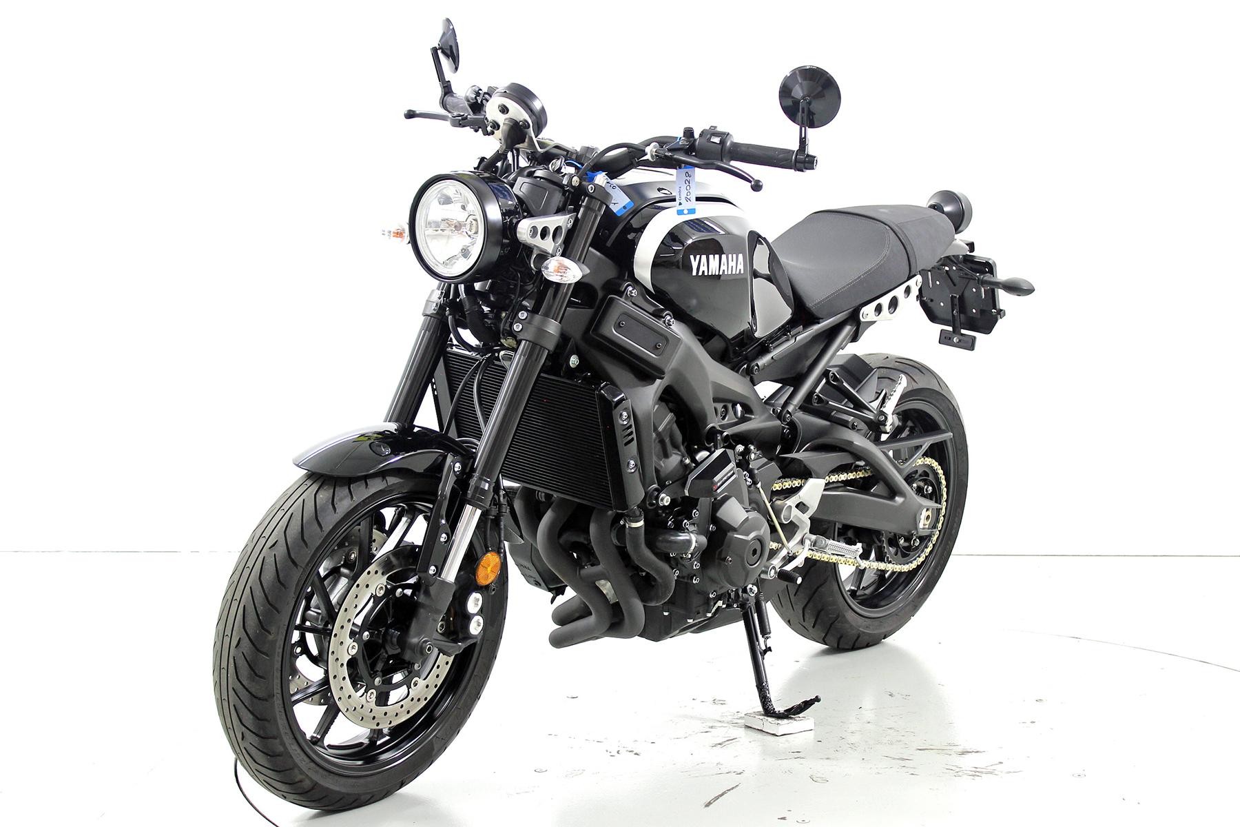 YAMAHA XSR 900 ABS-image-2