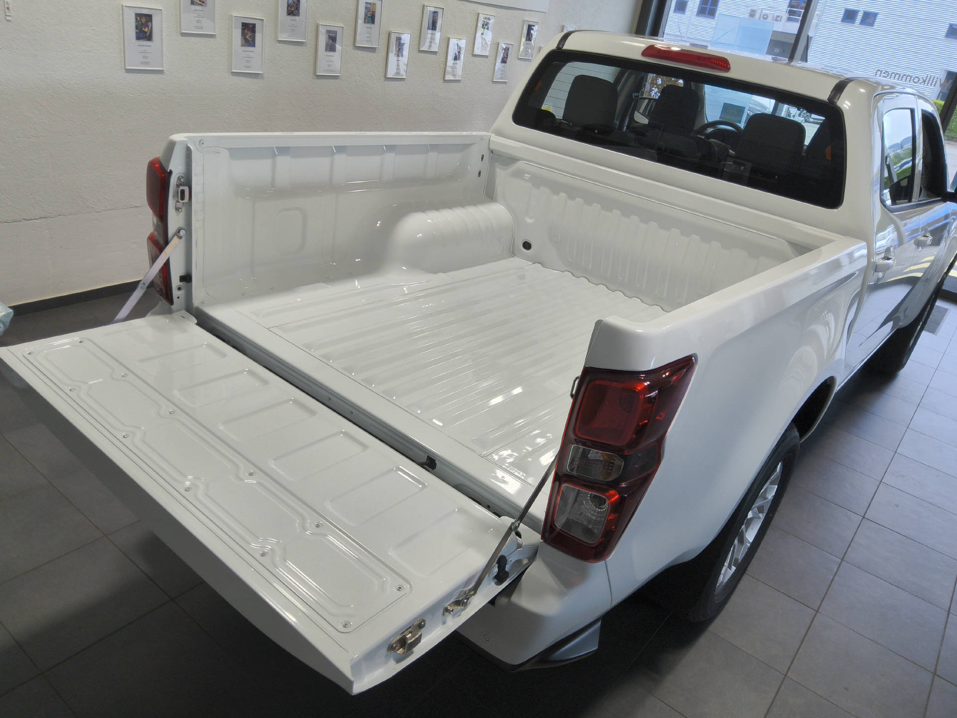 ISUZU D-Max Crew Pick-up 2.2 DDi Evolution 4x4-image-8