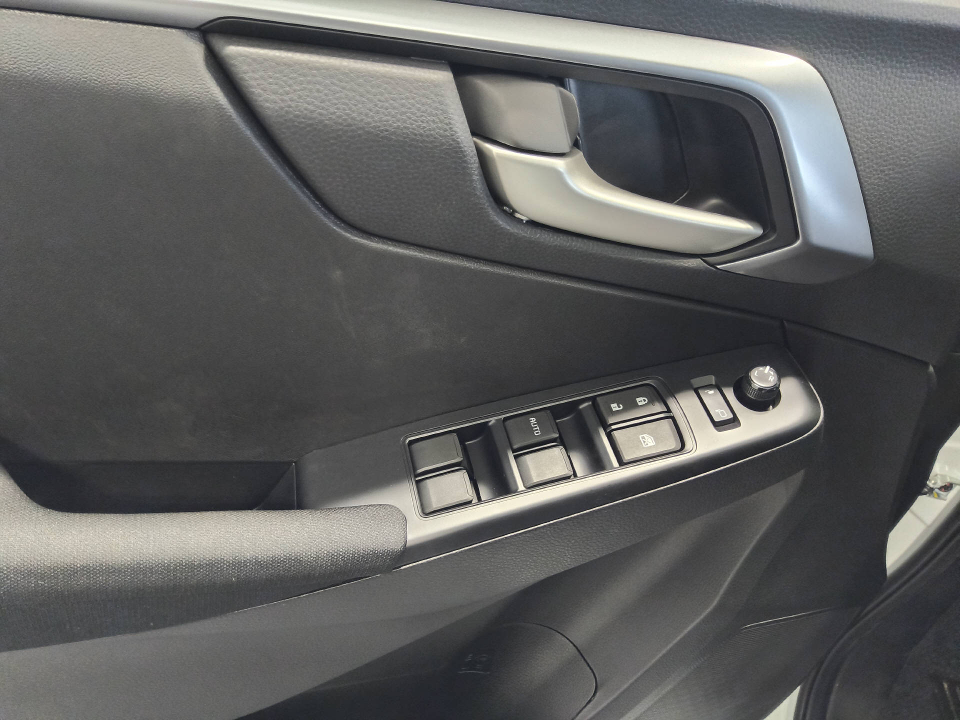 ISUZU D-Max Crew Pick-up 2.2 DDi Evolution 4x4-image-13