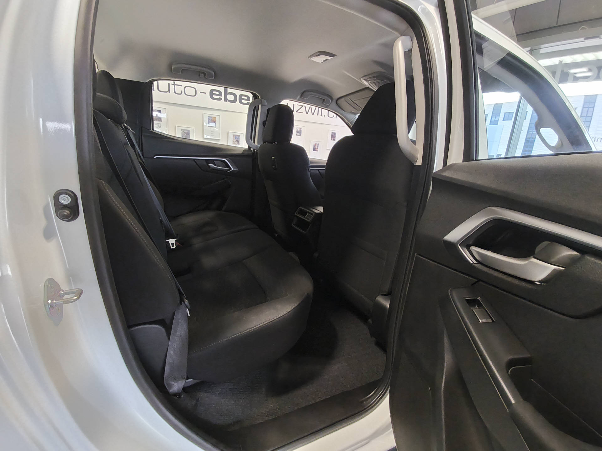 ISUZU D-Max Crew Pick-up 2.2 DDi Evolution 4x4-image-10