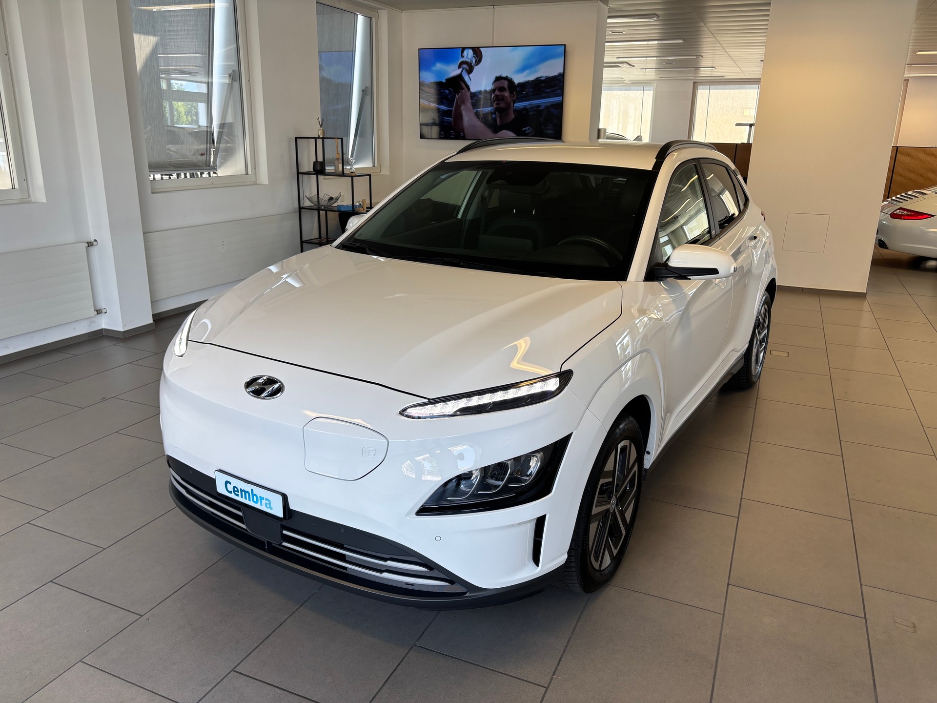 HYUNDAI Kona EV Amplia 64kWh