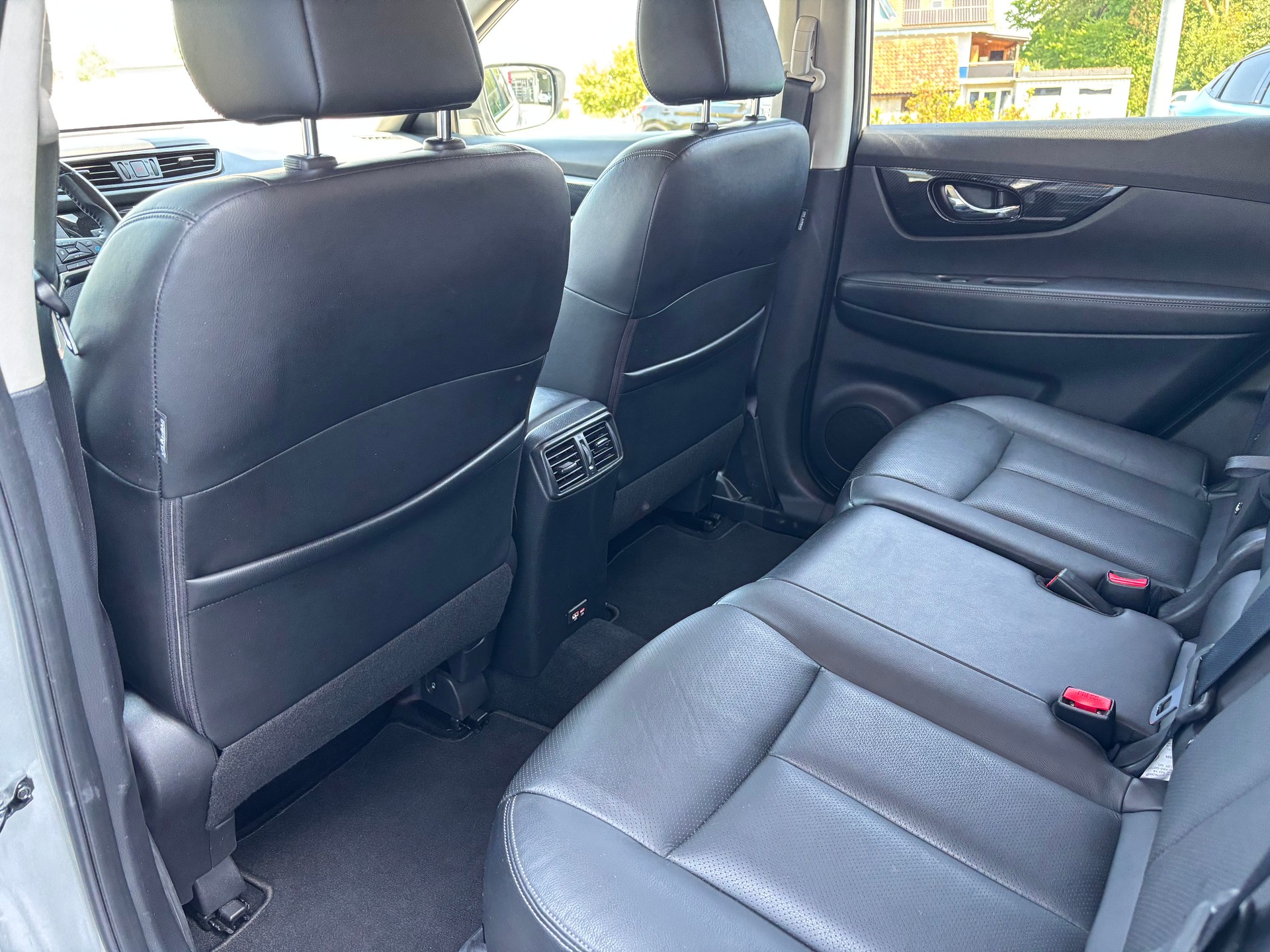 NISSAN X-Trail 1.7 dCi tekna 4x4-image-8