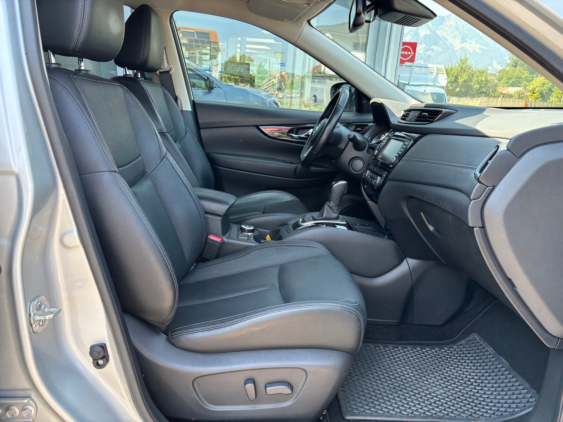 NISSAN X-Trail 1.7 dCi tekna 4x4-image-7