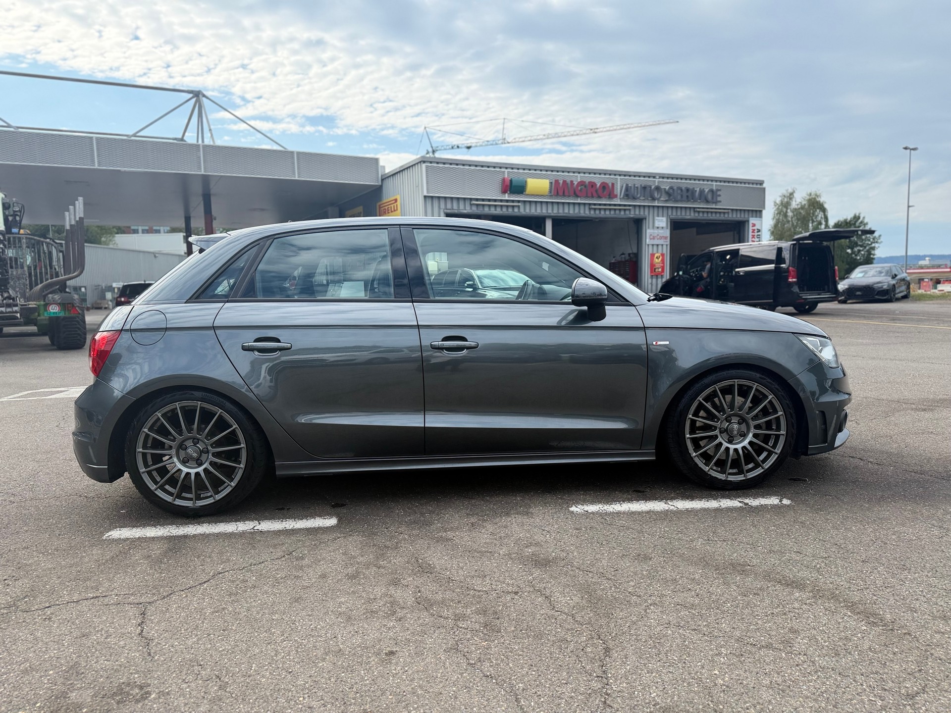 AUDI A1 Sportback Sport 1.4 TFSI Ambition S-tronic-image-11