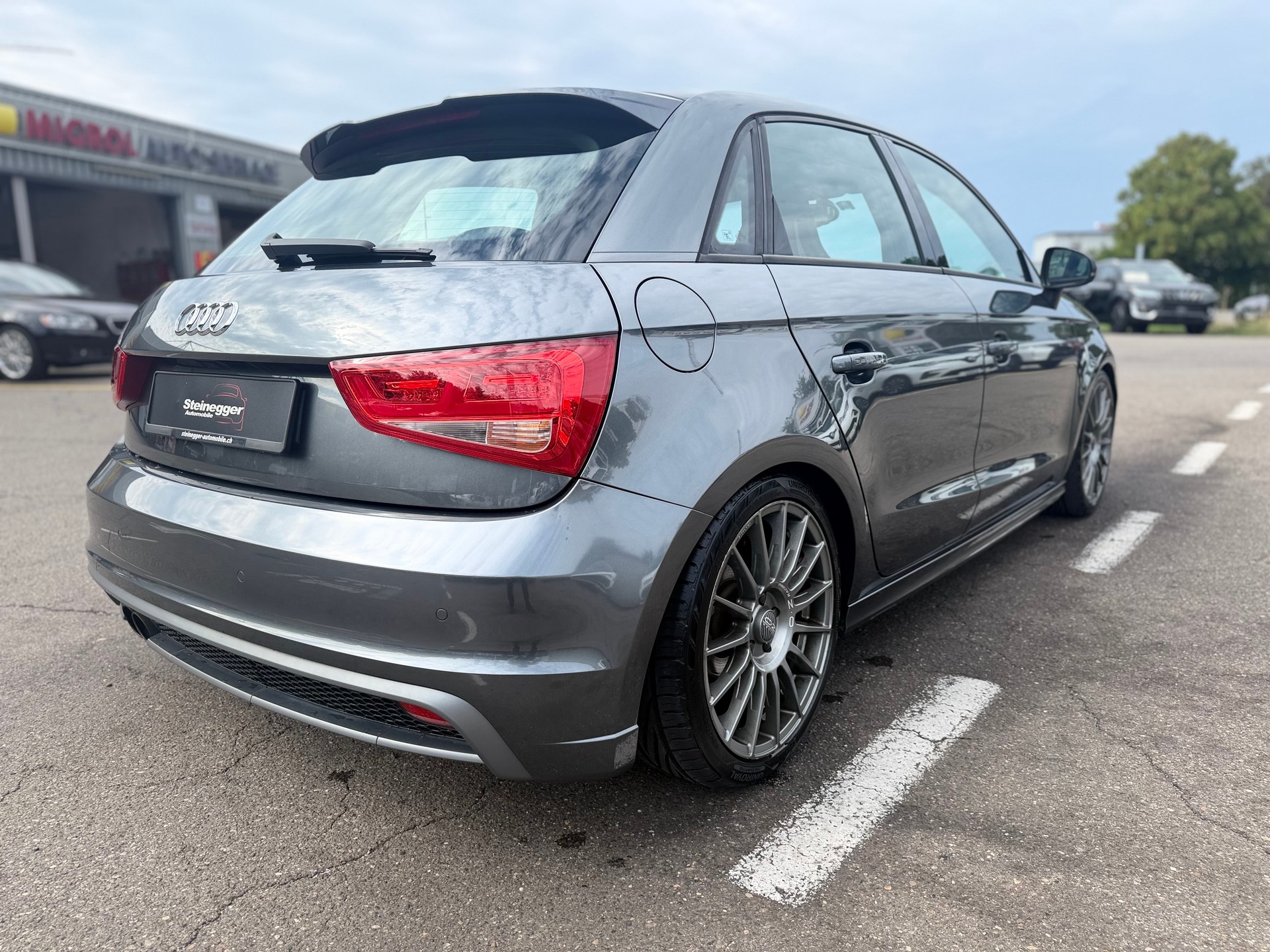 AUDI A1 Sportback Sport 1.4 TFSI Ambition S-tronic-image-10