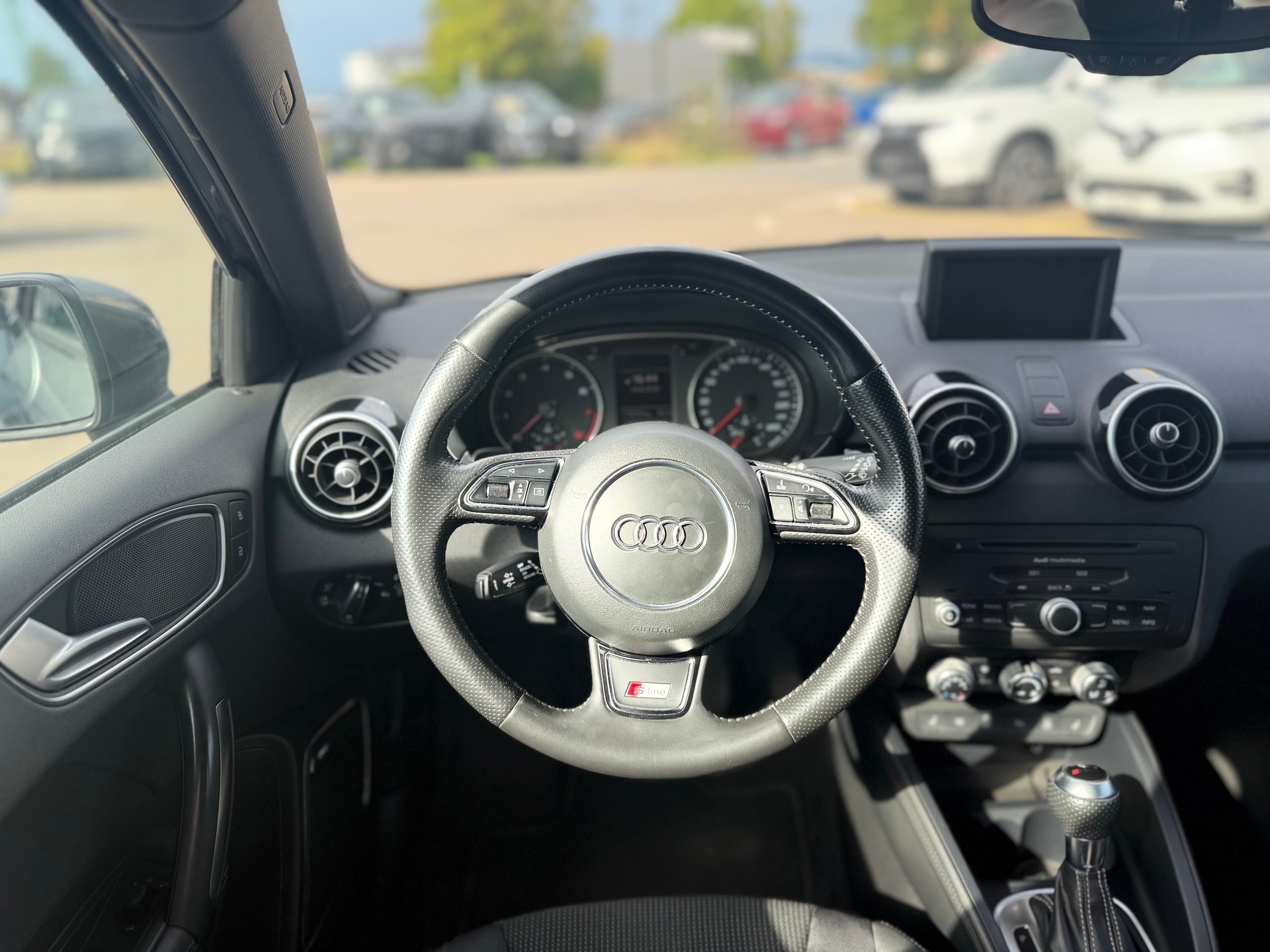 AUDI A1 Sportback Sport 1.4 TFSI Ambition S-tronic-image-16