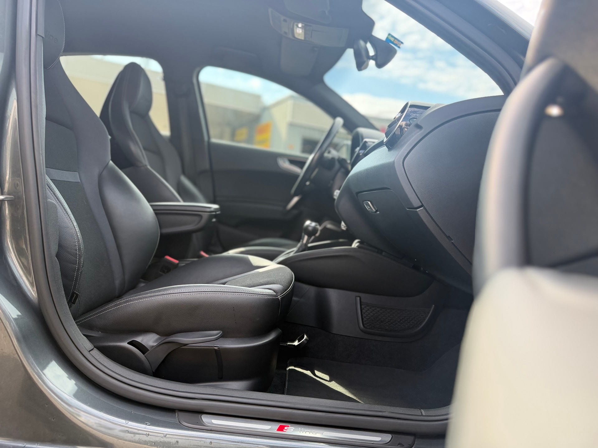 AUDI A1 Sportback Sport 1.4 TFSI Ambition S-tronic-image-13