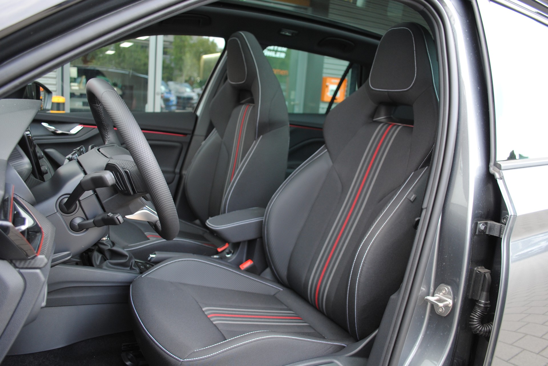 SKODA Kamiq 1.5 TSI Monte Carlo DSG-image-11