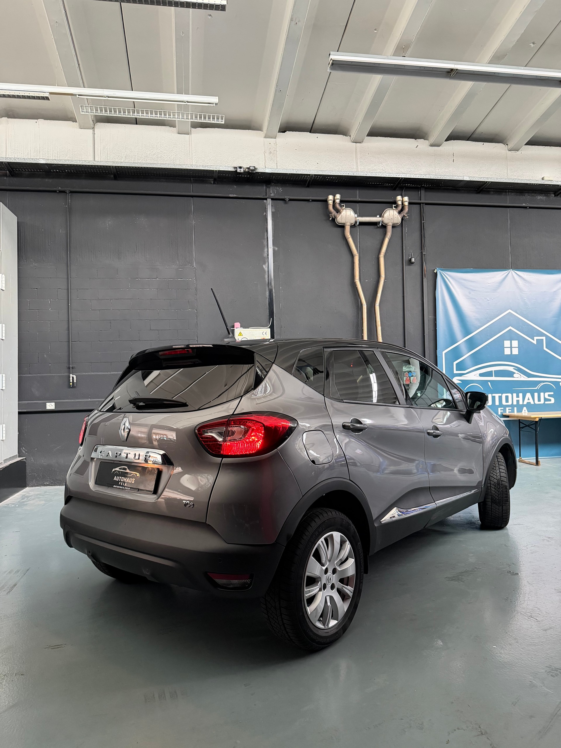 RENAULT Captur 1.2 T 16V Outdoor EDC-showroom-element-1
