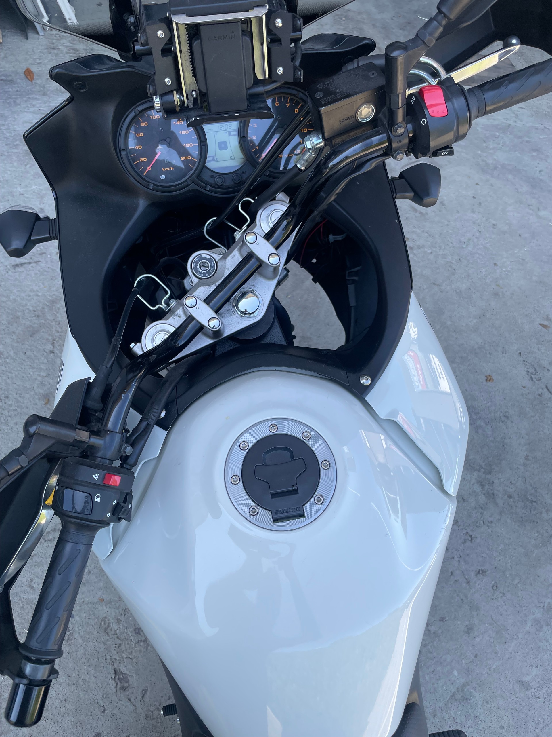 SUZUKI DL 650 V-Strom ABS-image-9