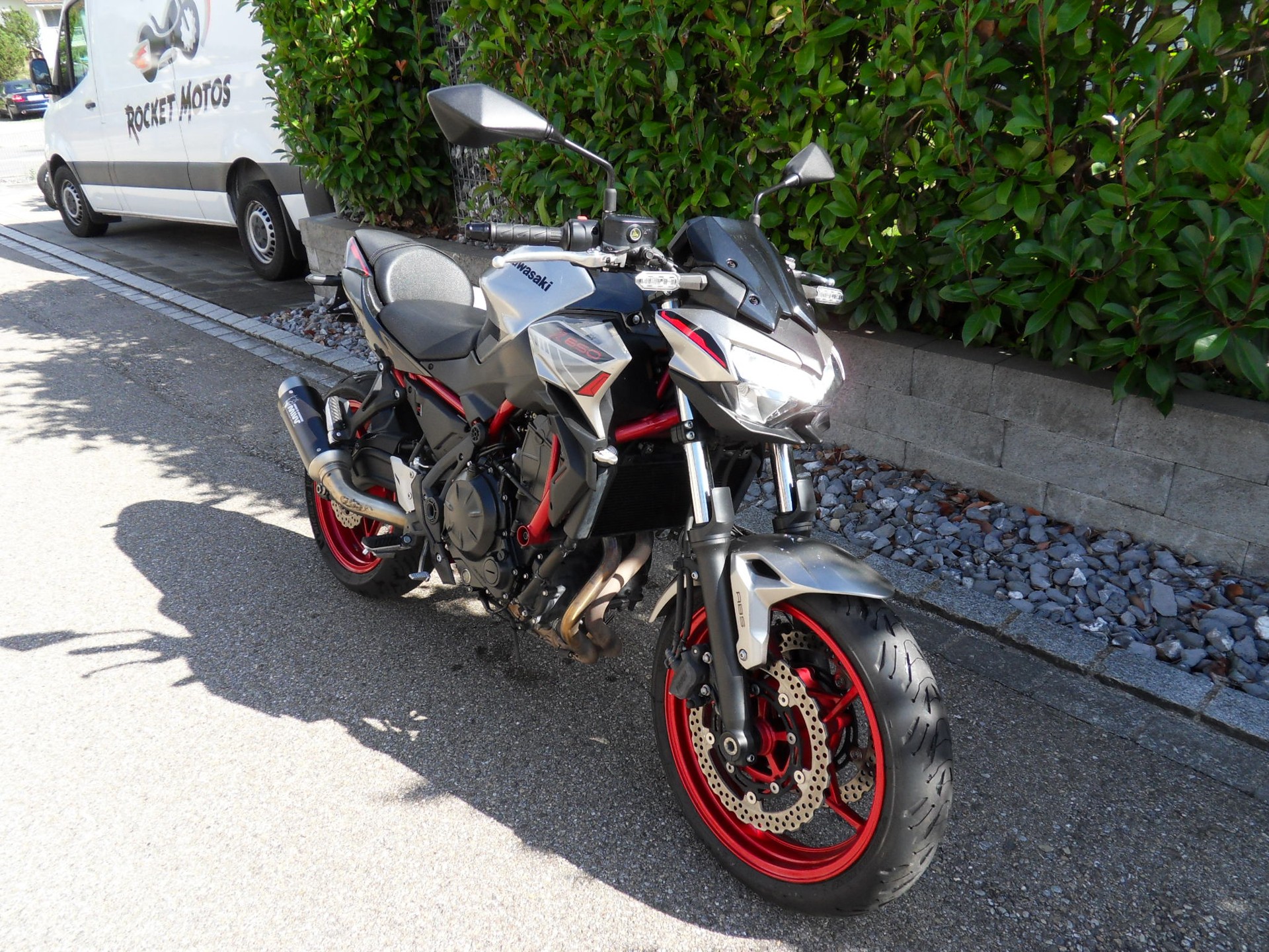 KAWASAKI Z 650-image-2
