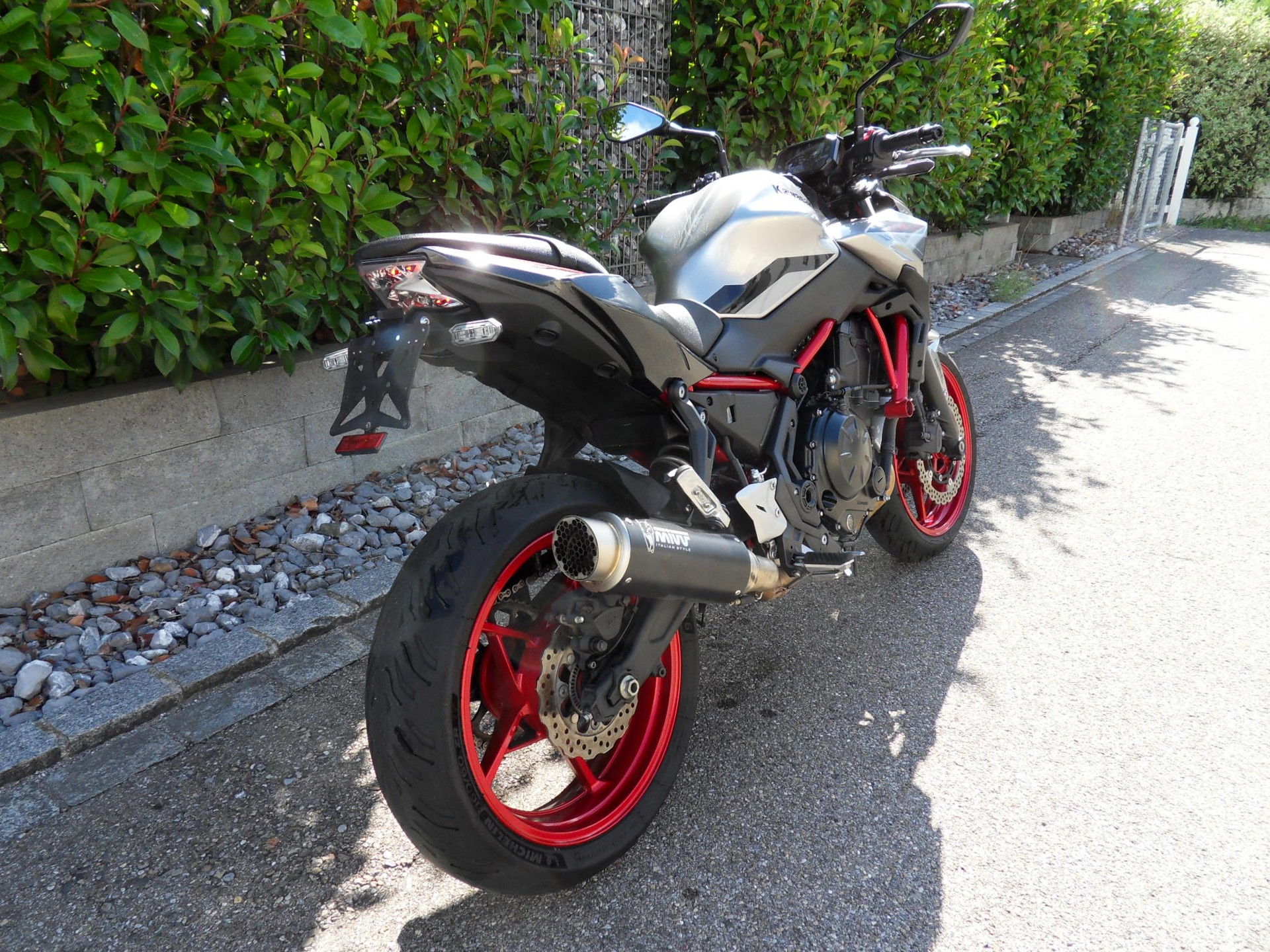 KAWASAKI Z 650-image-8