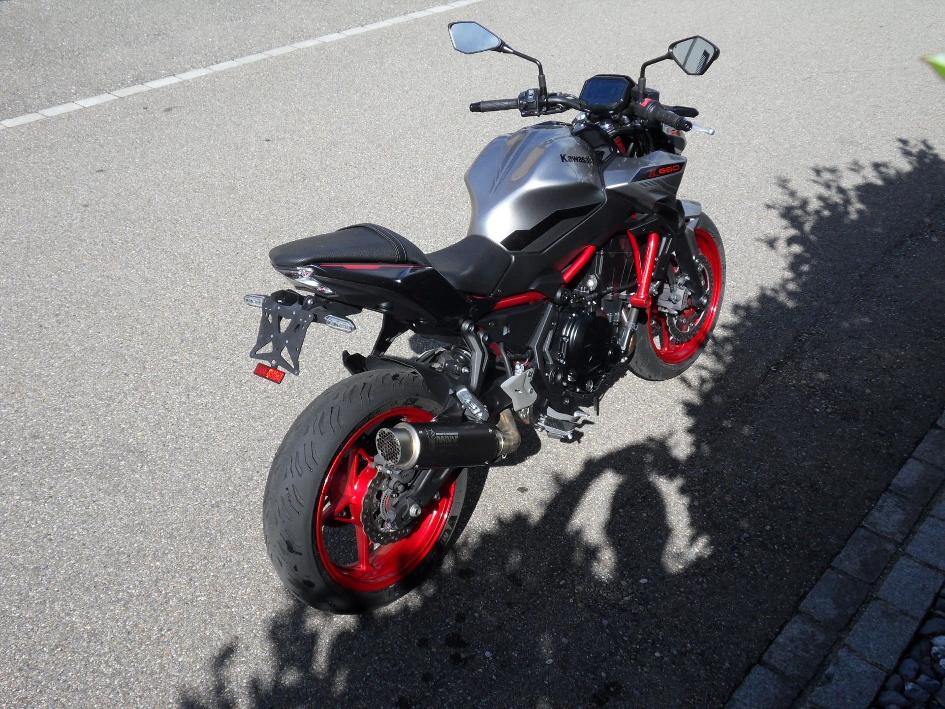KAWASAKI Z 650-image-11