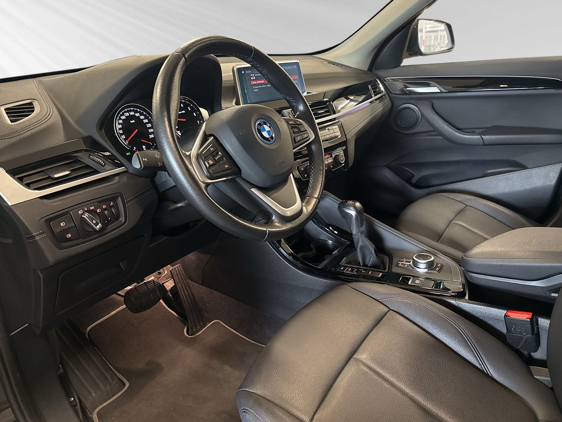 BMW X1 xDrive 25e xLine Steptronic-showroom-element-3