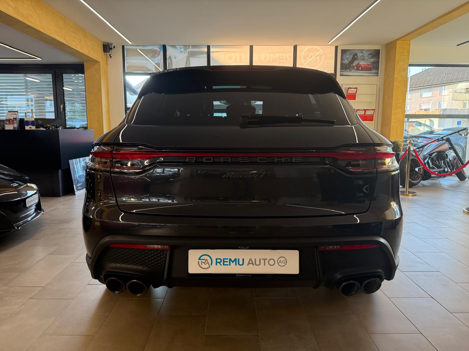 PORSCHE Macan T PDK-showroom-element-3