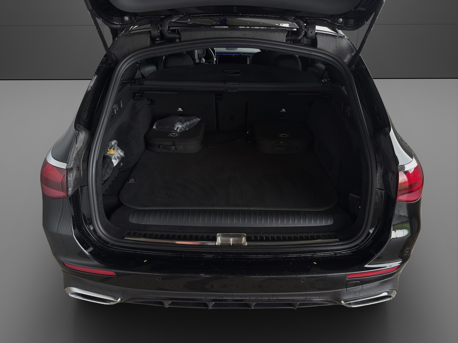 MERCEDES-BENZ E 300 de T 4Matic EQ Hybrid 9G-Tronic AMG Line-image-4