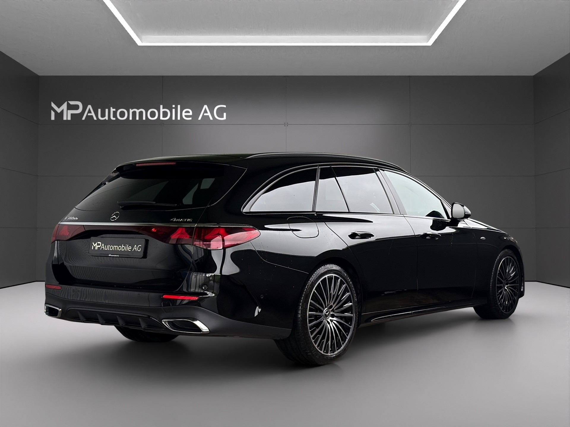 MERCEDES-BENZ E 300 de T 4Matic EQ Hybrid 9G-Tronic AMG Line-showroom-element-2