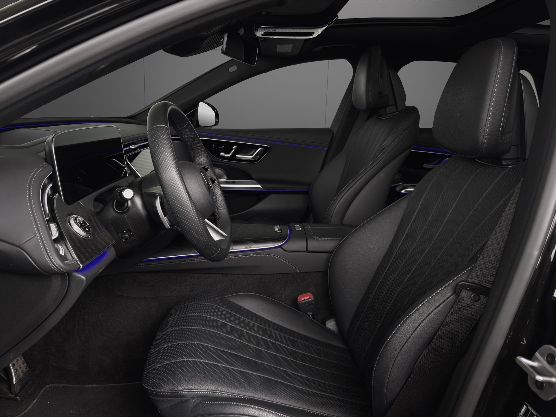 MERCEDES-BENZ E 300 de T 4Matic EQ Hybrid 9G-Tronic AMG Line-image-7