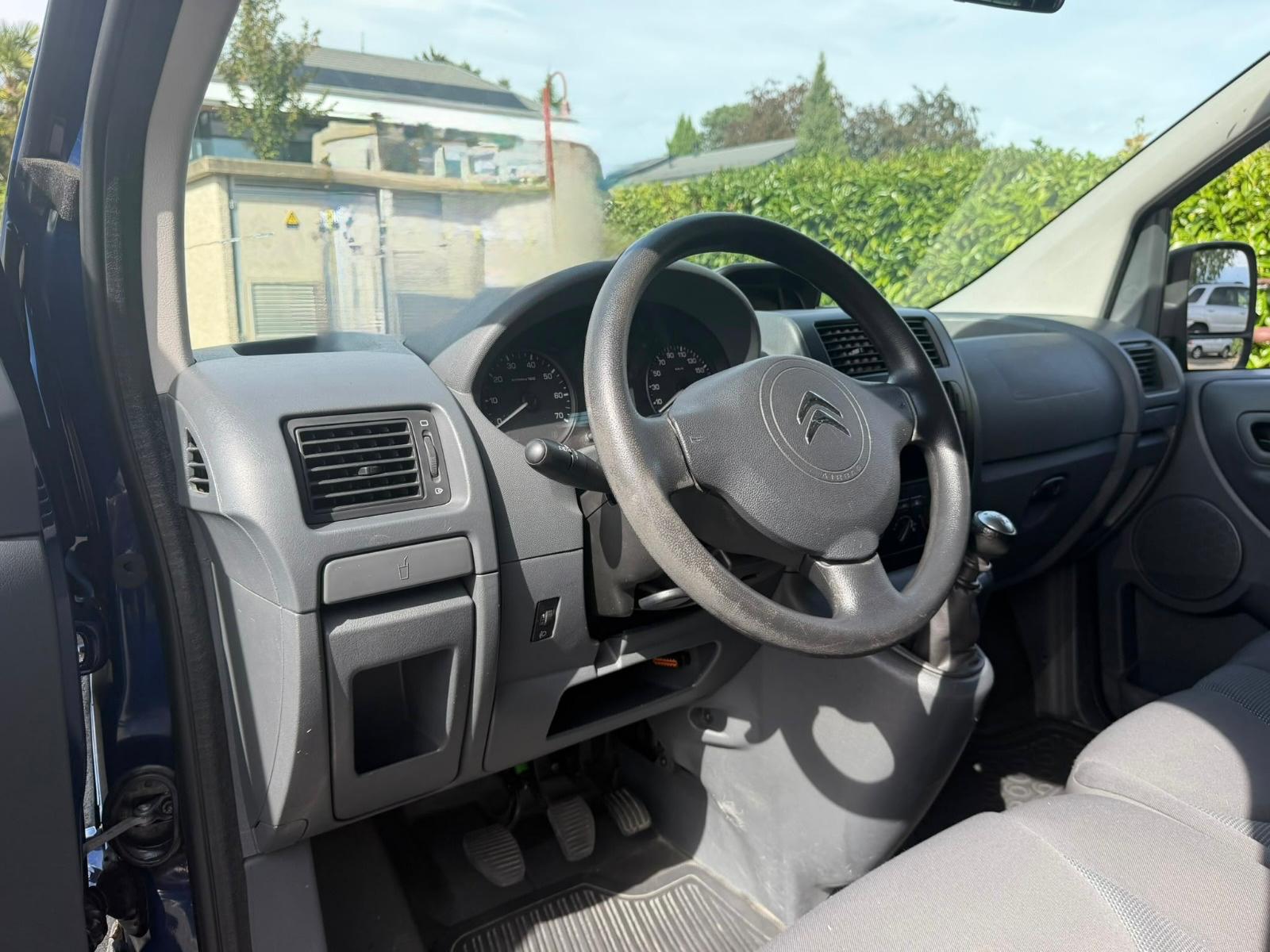 CITROEN Jumpy 2.0 HDi L2H1 Attraction-image-10