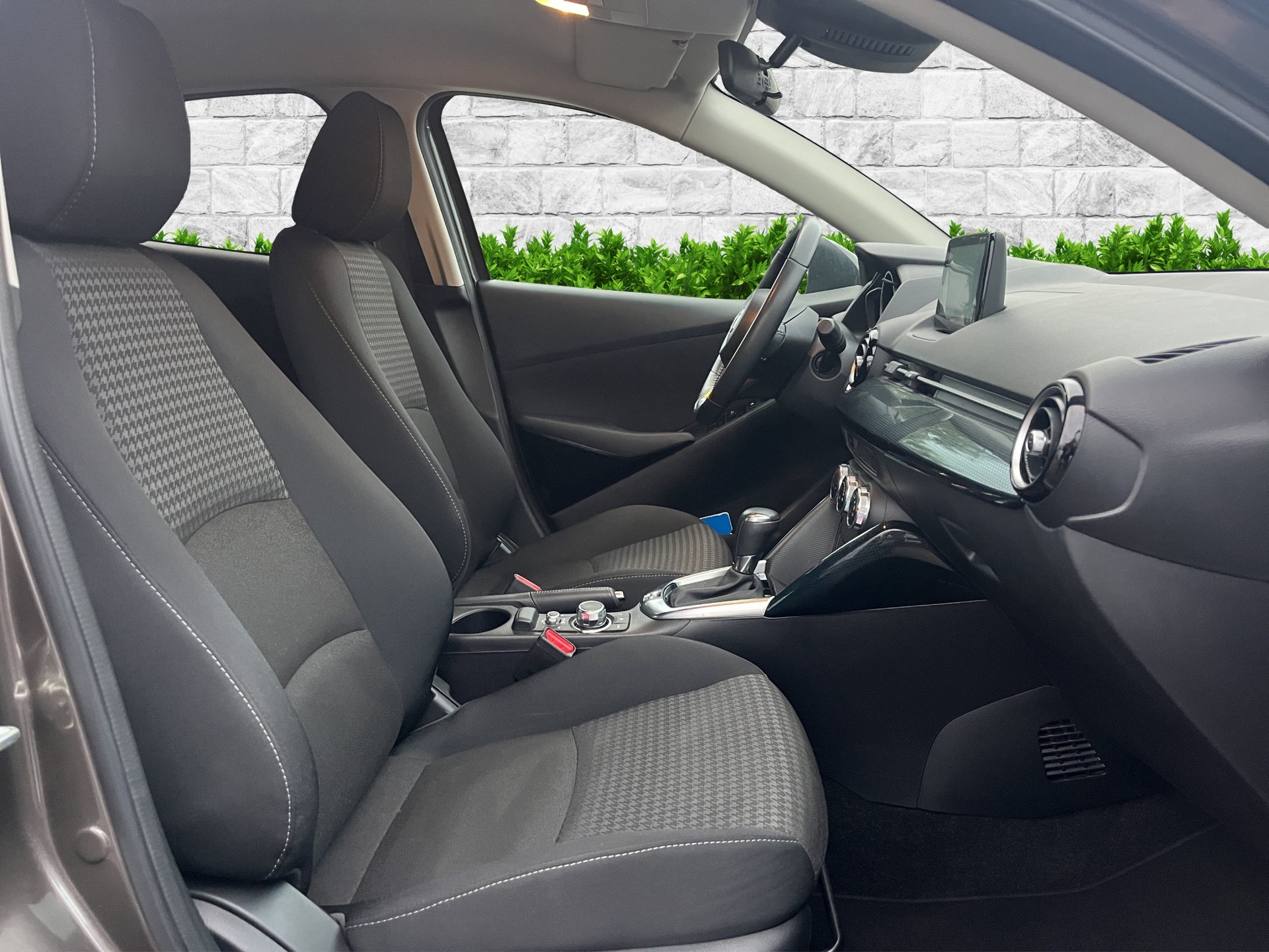 MAZDA 2 SKYACTIV-G 90 Revolution Automat-image-13