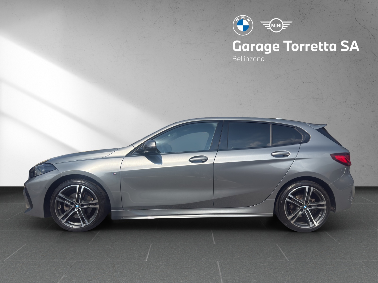 BMW 118i Pure M Sport Steptronic-showroom-element-1