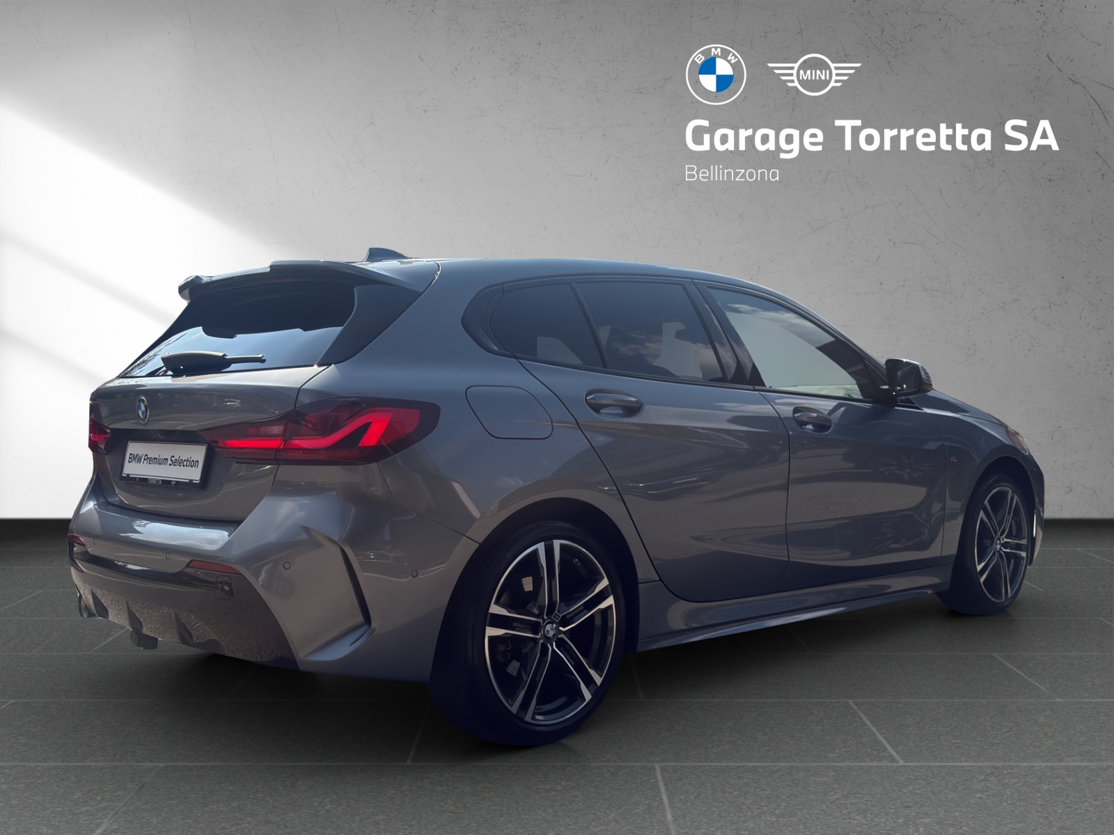 BMW 118i Pure M Sport Steptronic-image-4