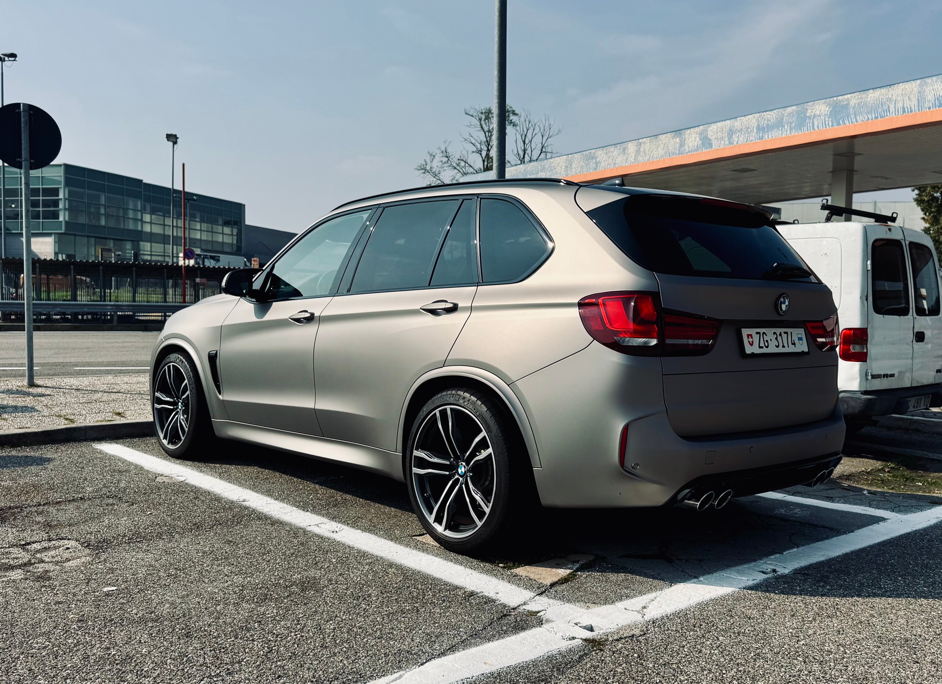 BMW X5M-image-1