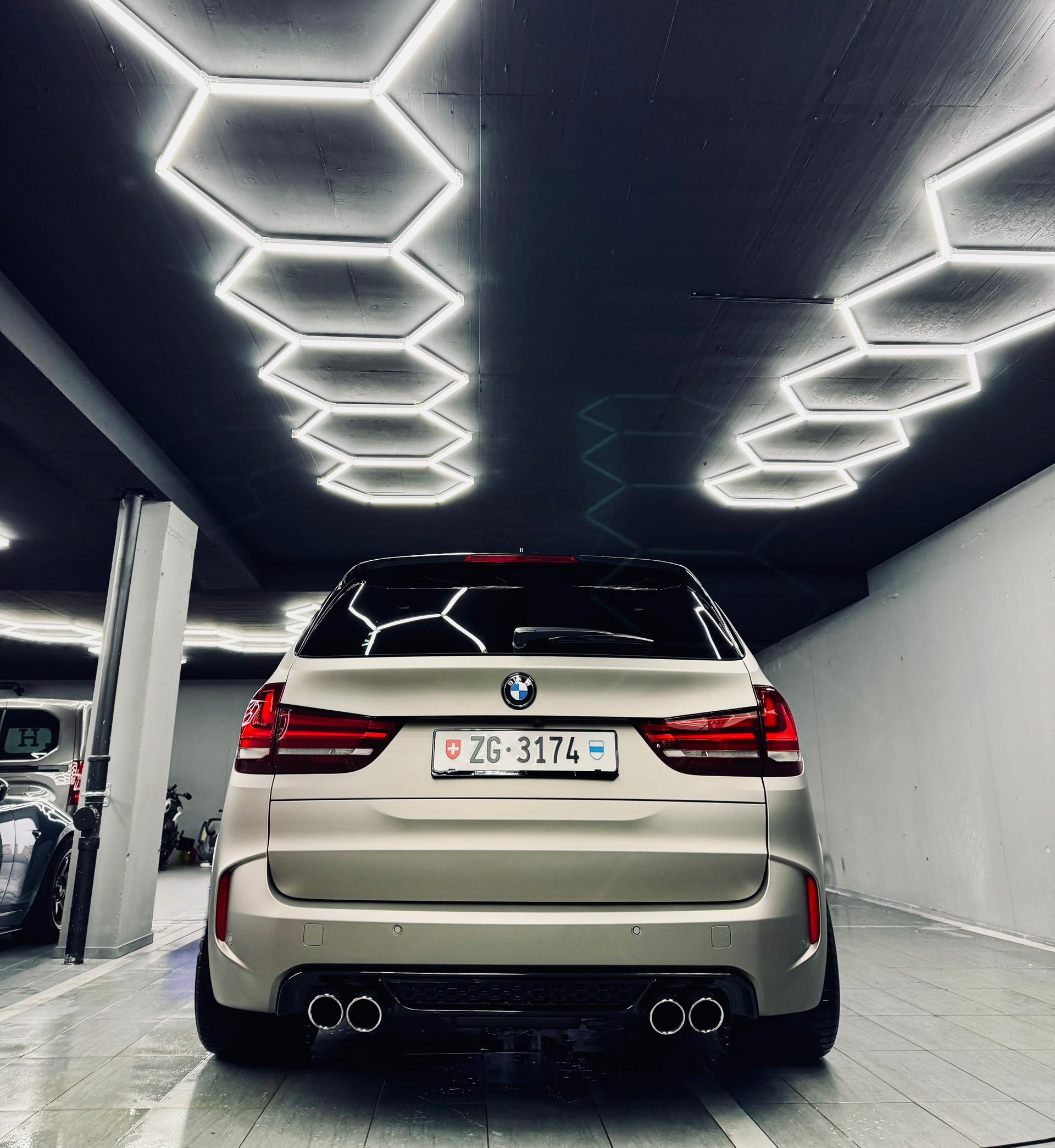 BMW X5M-image-4
