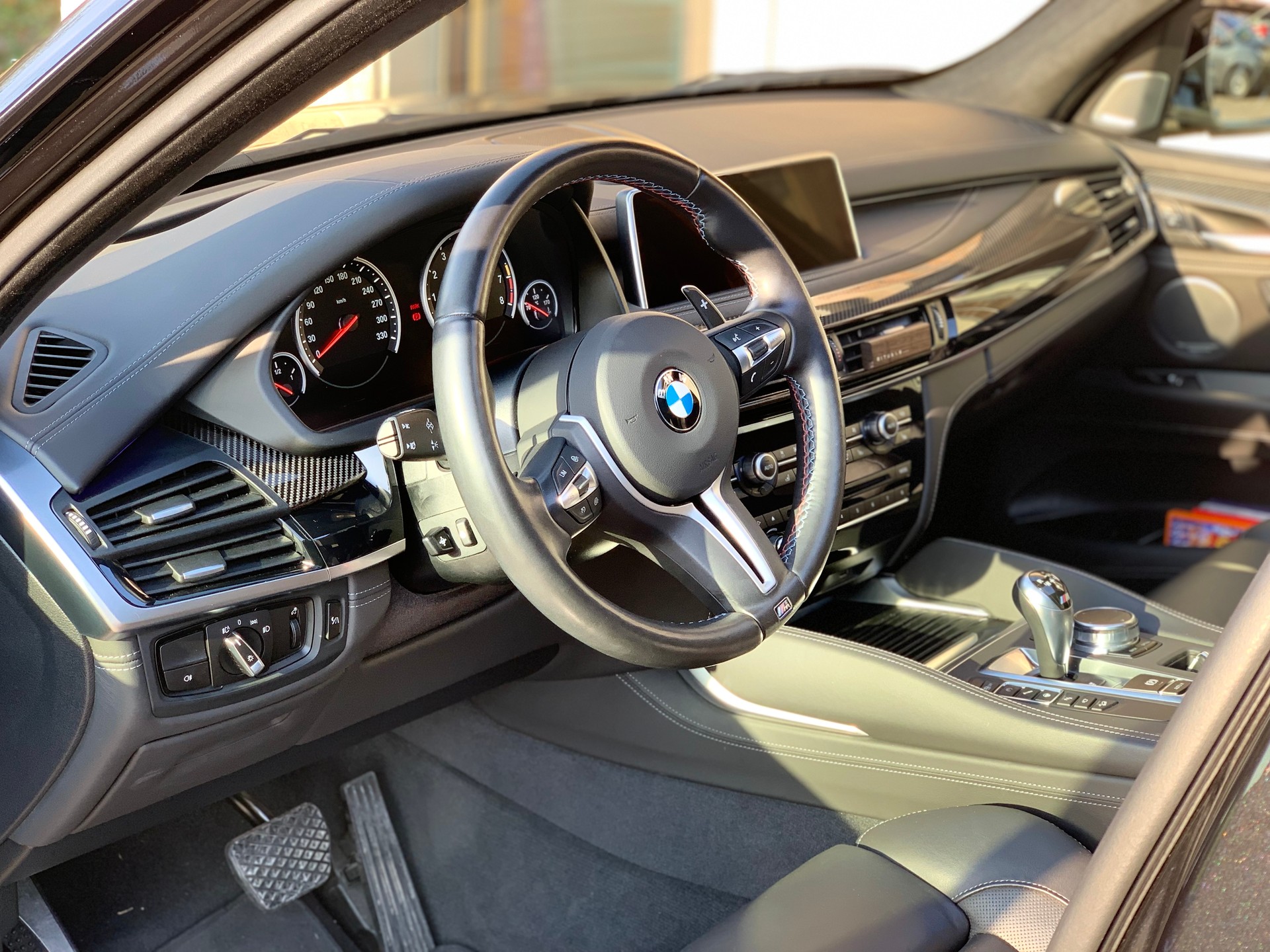 BMW X5M-image-7