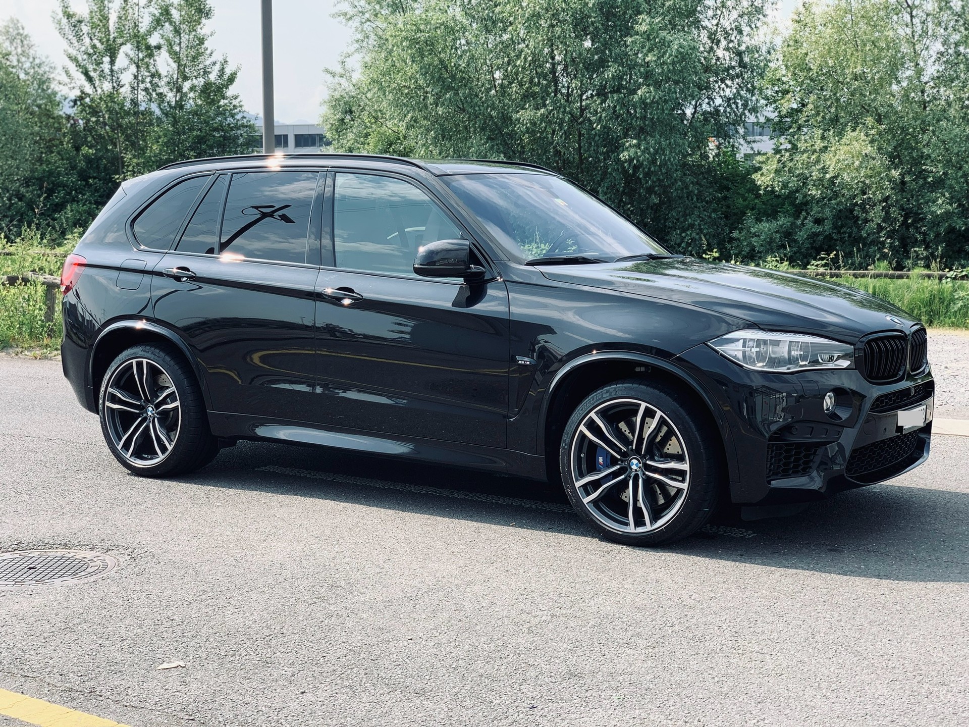 BMW X5M-image-6